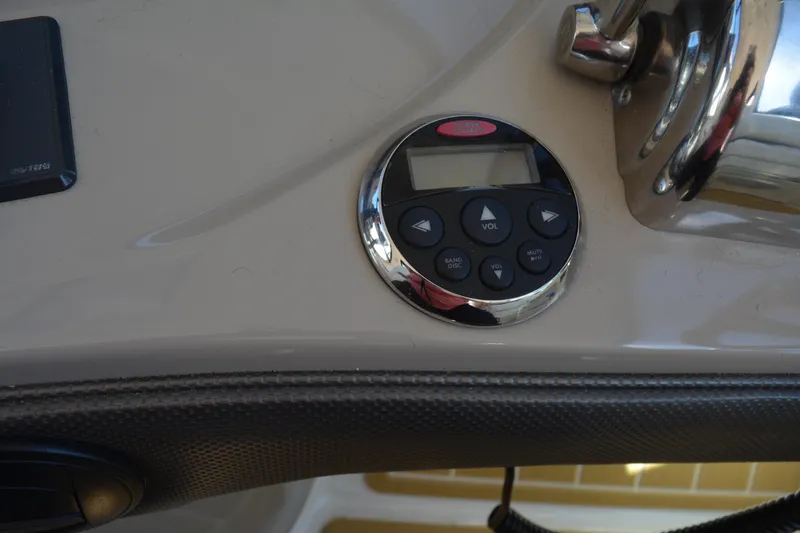 Knot On Call Yacht Photos Pics Control panel on a 2007 Sea Ray 44 Sundancer boat dashboard.