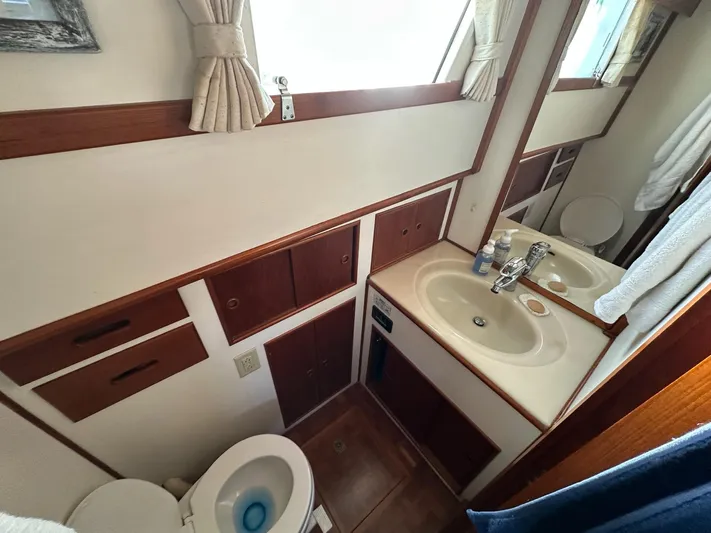 Blue Moon Yacht Photos Pics 