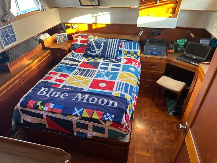 Blue Moon Yacht Photos Pics 