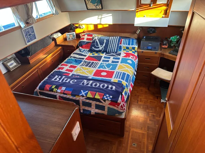 Blue Moon Yacht Photos Pics 