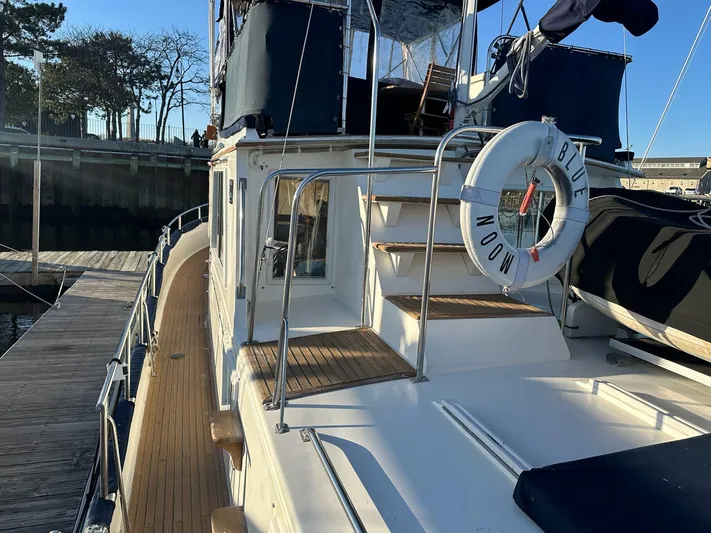 Blue Moon Yacht Photos Pics 