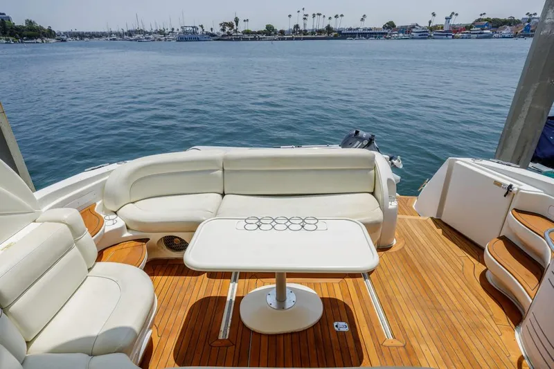  Yacht Photos Pics Luxurious 2000 Sea Ray 510 Sundancer yacht with elegant seating and scenic ocean view.