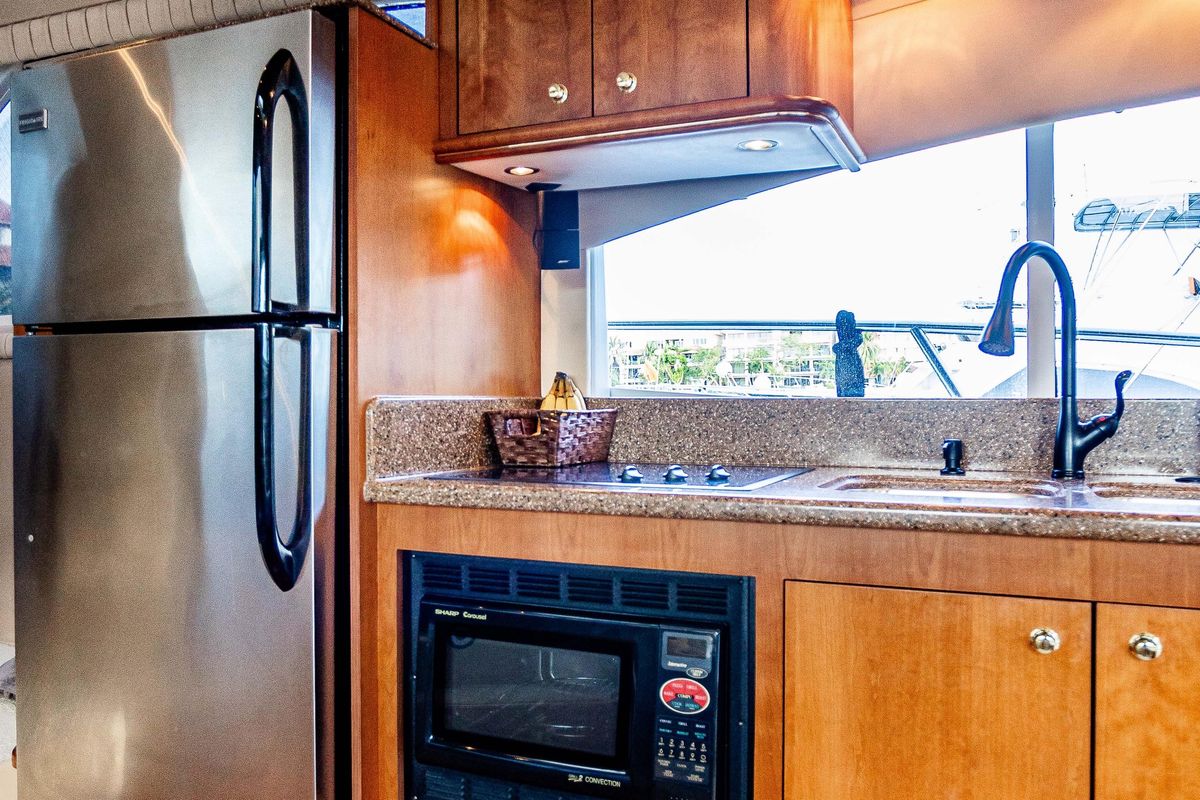 2001 Cruisers Yachts 50 