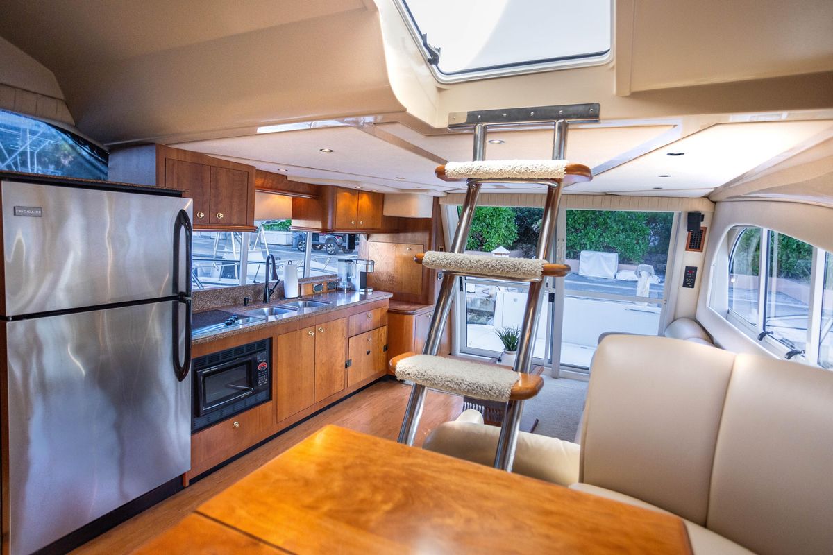 2001 Cruisers Yachts 50 