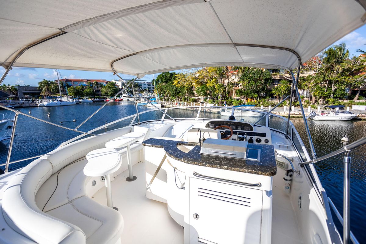 2001 Cruisers Yachts 50 