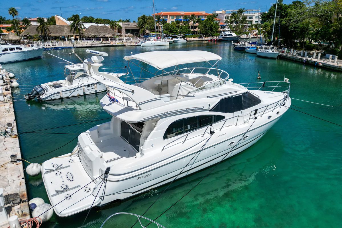 2001 Cruisers Yachts 50 