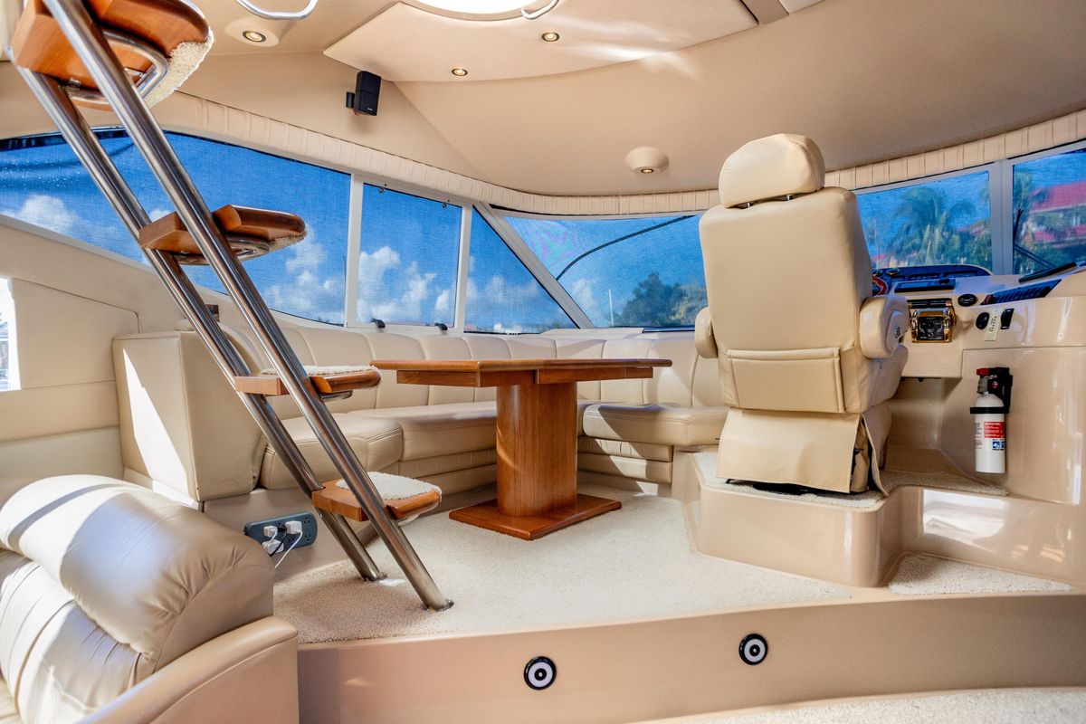 2001 Cruisers Yachts 50 