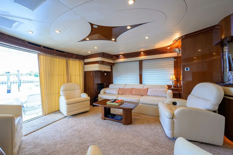 Vol Aboard Yacht Photos Pics 