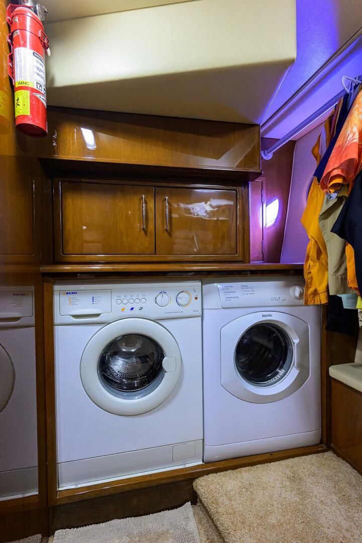 2005 Marquis 65 