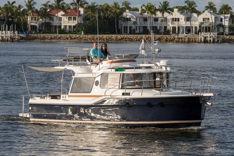  Yacht Photos Pics Manufacturer Provided Image
