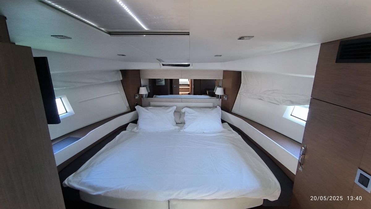 2017 Jeanneau 45 