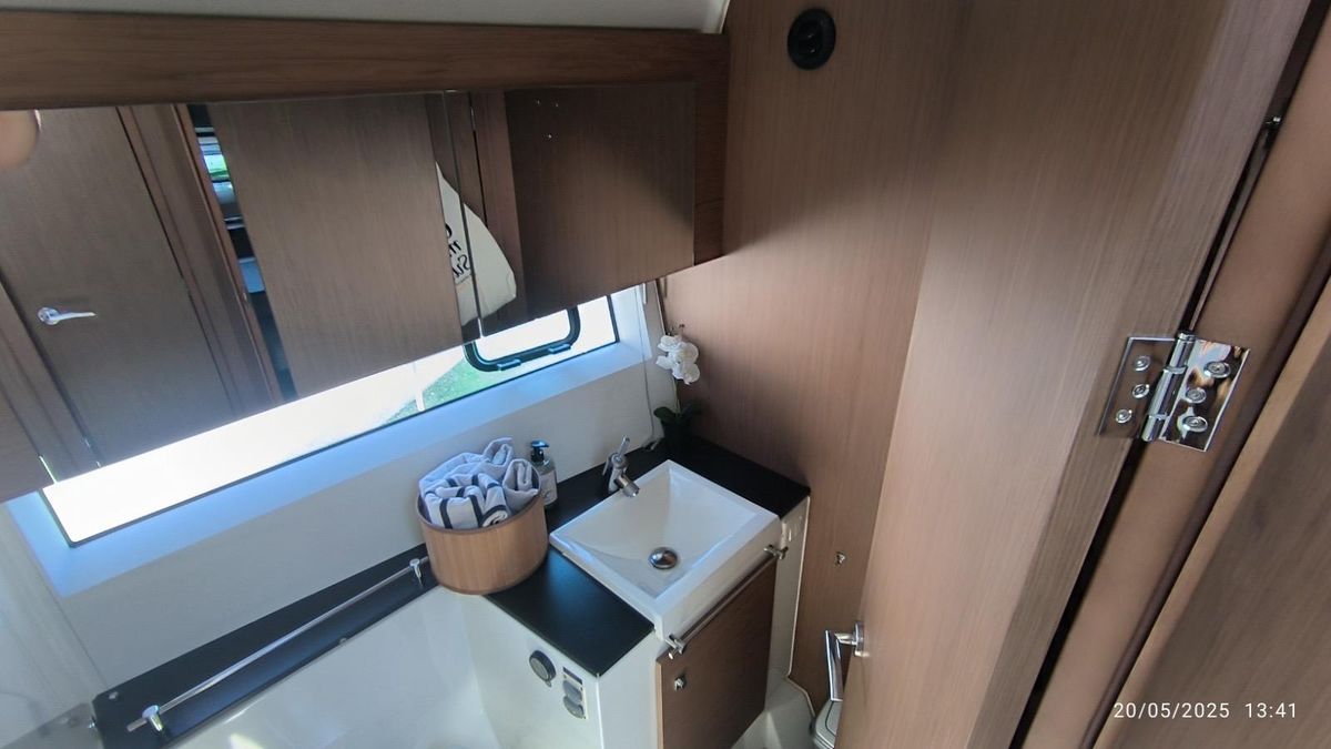 2017 Jeanneau 45 