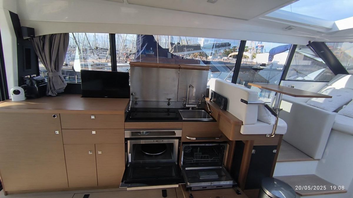 2017 Jeanneau 45 