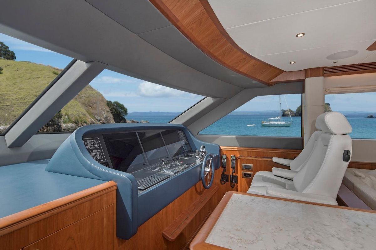 2017 Van der Valk 76 