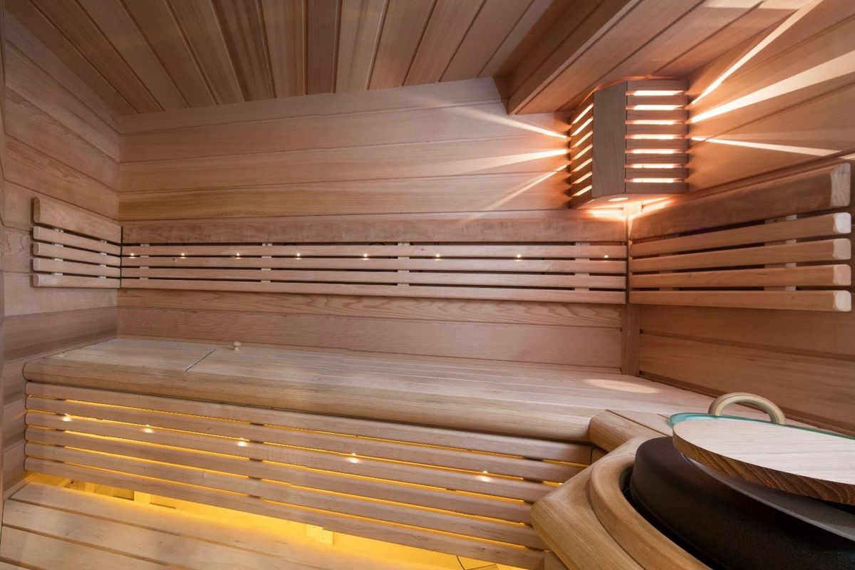 2017 Van der Valk 76 