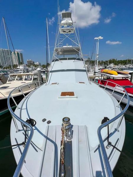 1985 Hatteras 52'