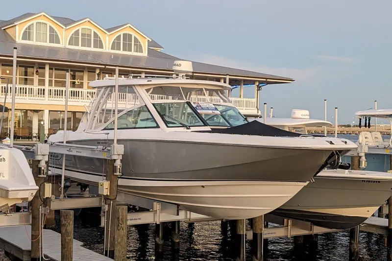 Boston Whaler 320 Vantage Twin 350 Merc Joystick Yacht Photos Pics 