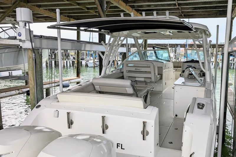 Boston Whaler 320 Vantage Twin 350 Merc Joystick Yacht Photos Pics 