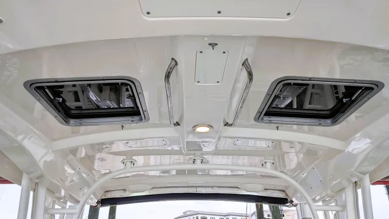 Boston Whaler 320 Vantage Twin 350 Merc Joystick Yacht Photos Pics 