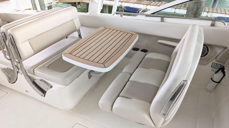 Boston Whaler 320 Vantage Twin 350 Merc Joystick Yacht Photos Pics 