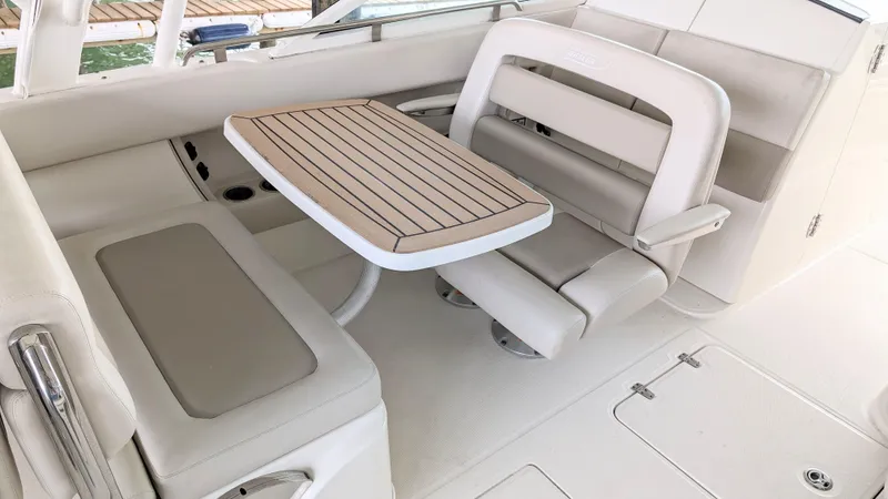 Boston Whaler 320 Vantage Twin 350 Merc Joystick Yacht Photos Pics 