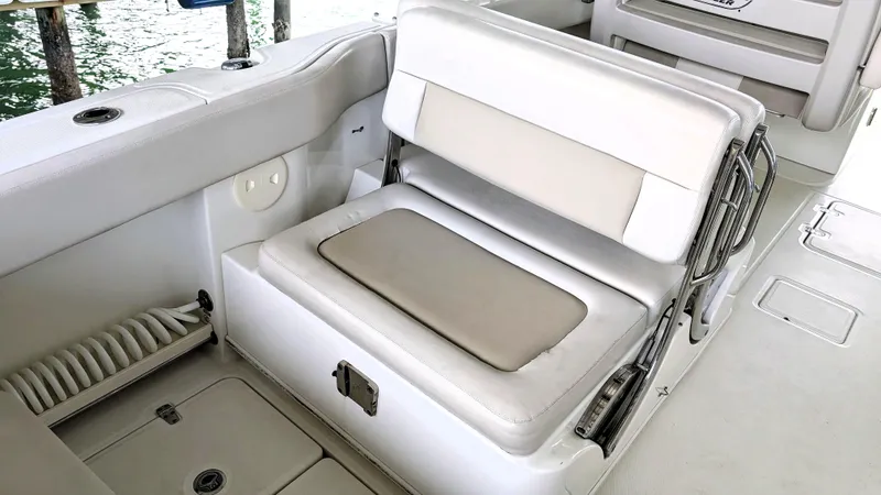 Boston Whaler 320 Vantage Twin 350 Merc Joystick Yacht Photos Pics 