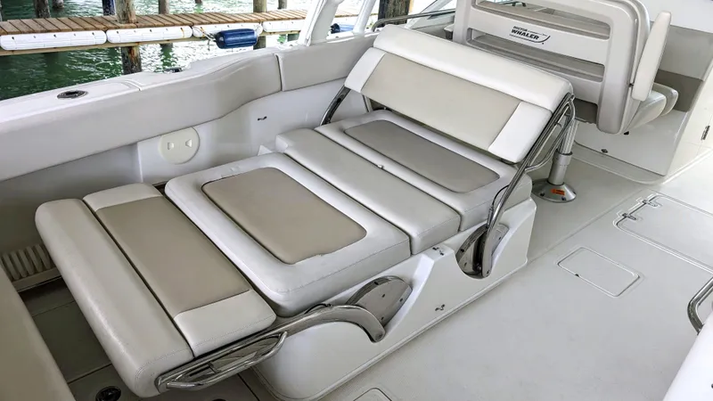 Boston Whaler 320 Vantage Twin 350 Merc Joystick Yacht Photos Pics 