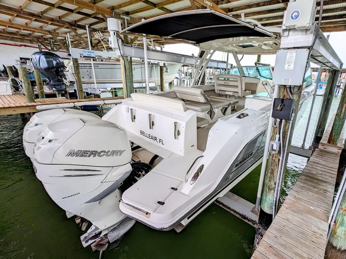Boston Whaler 320 Vantage Twin 350 Merc Joystick Yacht Photos Pics 