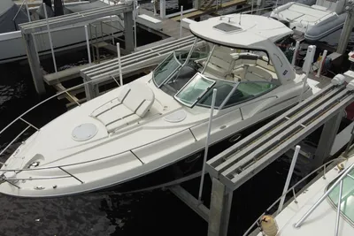 Monterey 320 Sport Yacht