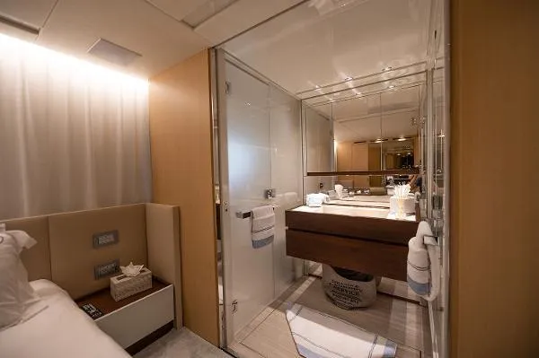 Ryen - Sl106/637 Yacht Photos Pics Luxurious bathroom interior of 2017 Sanlorenzo SL106 yacht, featuring modern design and elegant fixtures.
