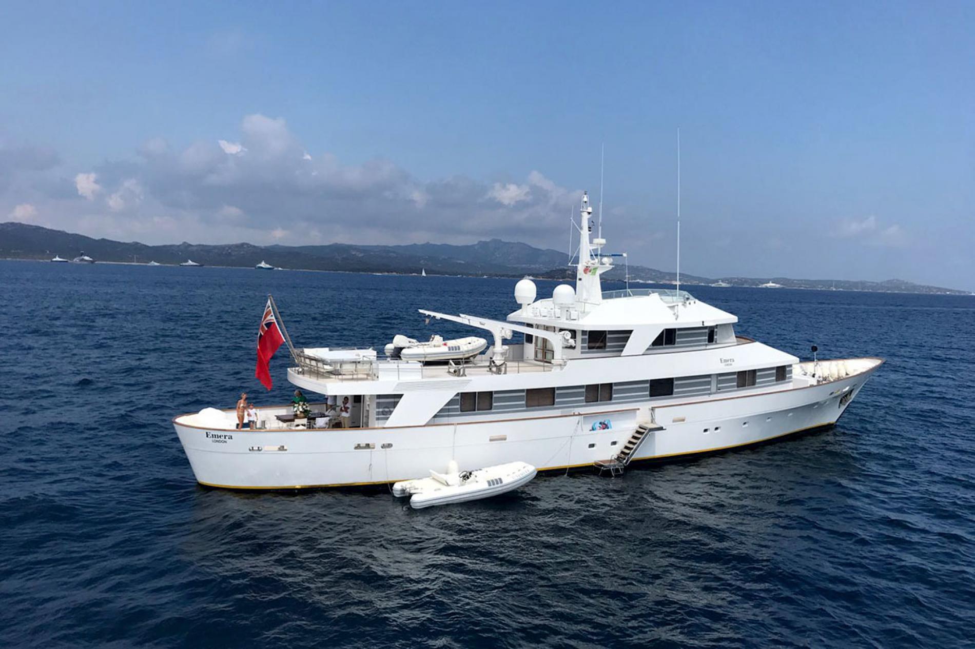 Camper & Nicholsons Custom