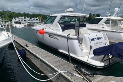 Tiara Yachts 3600 Sovran