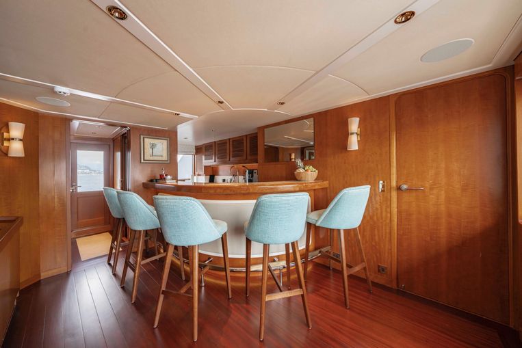 1982-137-2-feadship-42m