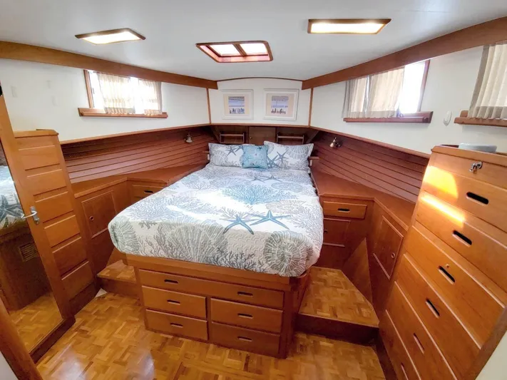 Magic Yacht Photos Pics 