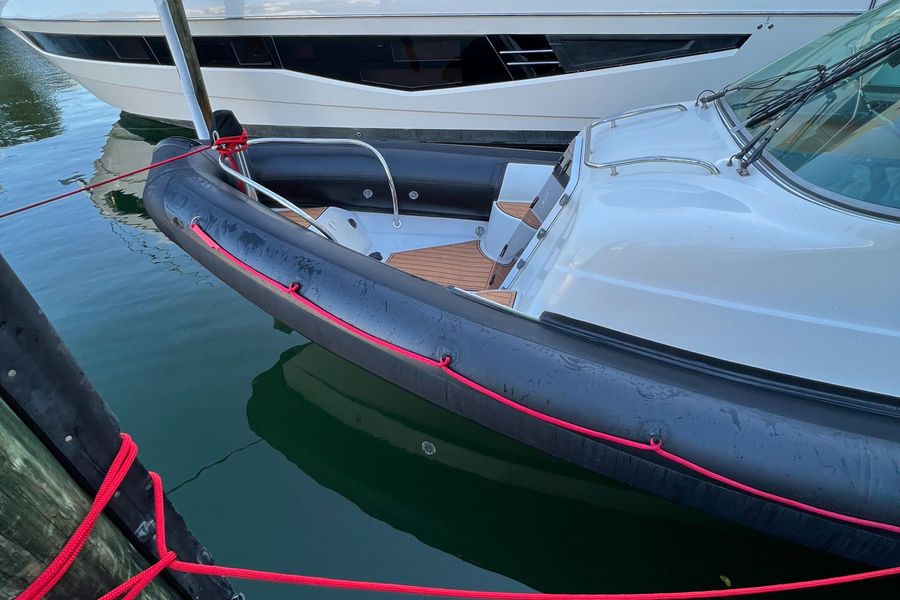 2007 Protector 28 Targa