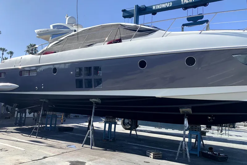 Slingshot Yacht Photos Pics 