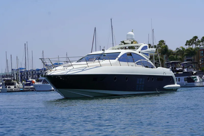 Slingshot Yacht Photos Pics 