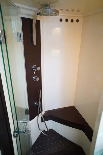 Slingshot Yacht Photos Pics 