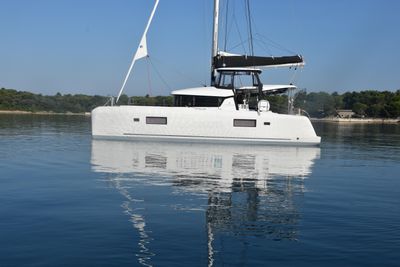 2019 Lagoon 42