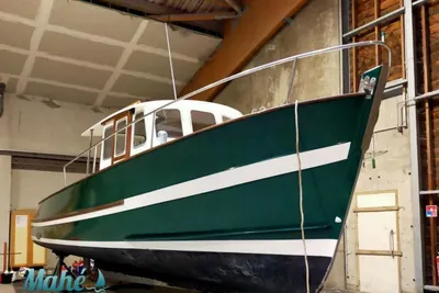 2001 Rhea 900