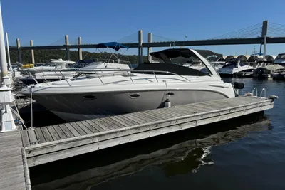 Chaparral Signature 330