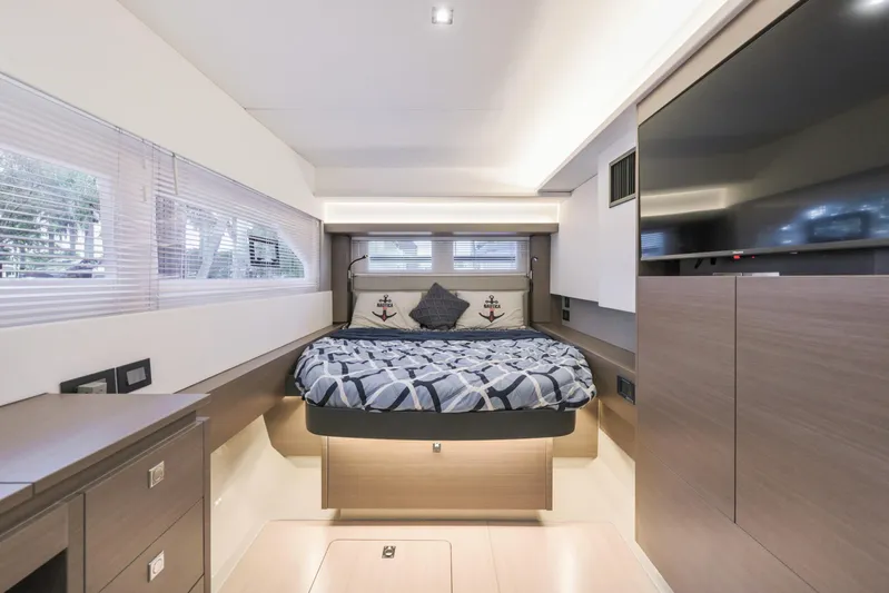Freedom Yacht Photos Pics Luxurious interior of 2022 Leopard 53 Powercat with modern bedroom design.