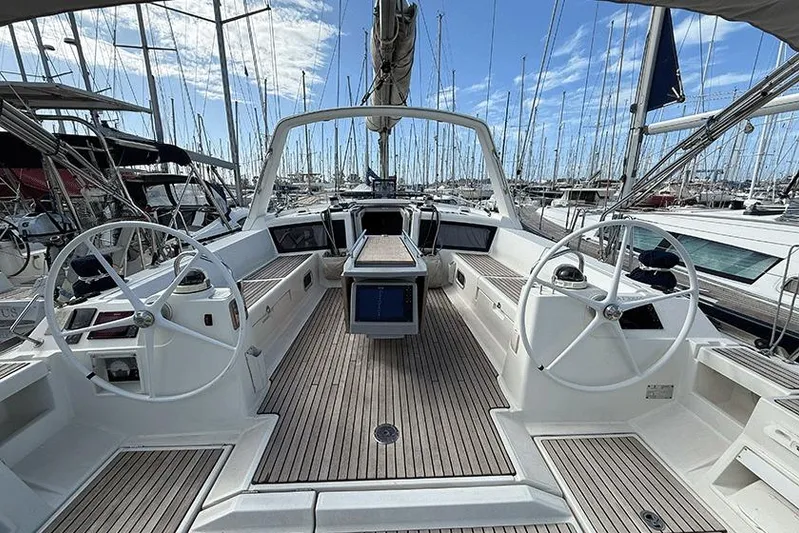  Yacht Photos Pics Beneteau Oceanis 48 2015