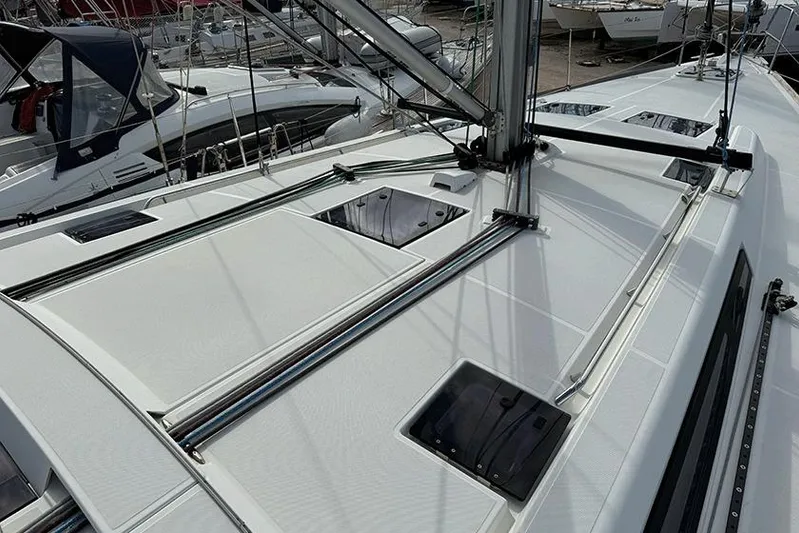  Yacht Photos Pics Beneteau Oceanis 48 2015