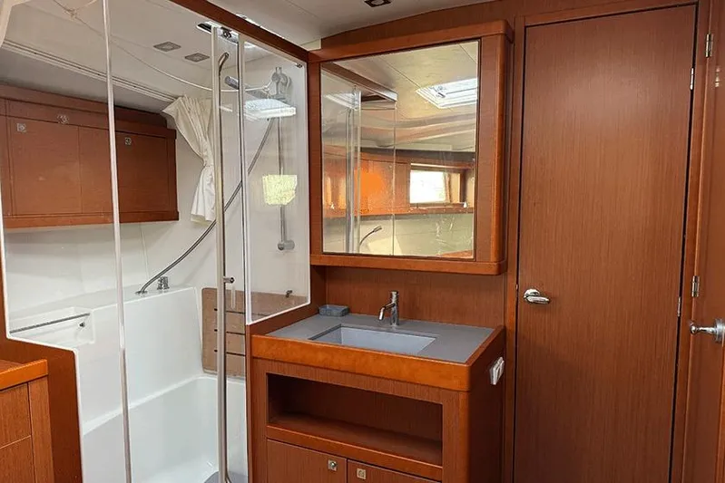  Yacht Photos Pics Beneteau Oceanis 48 2015