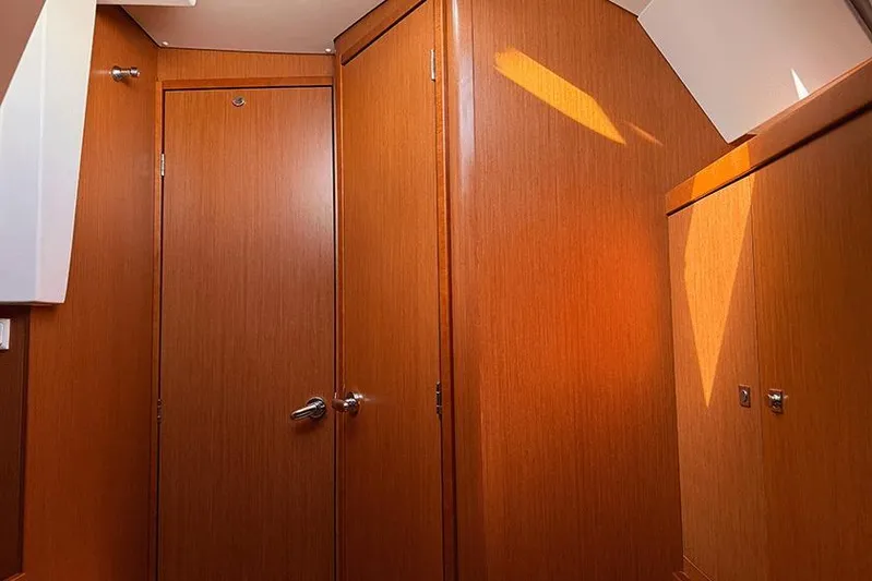  Yacht Photos Pics Beneteau Oceanis 48 2015