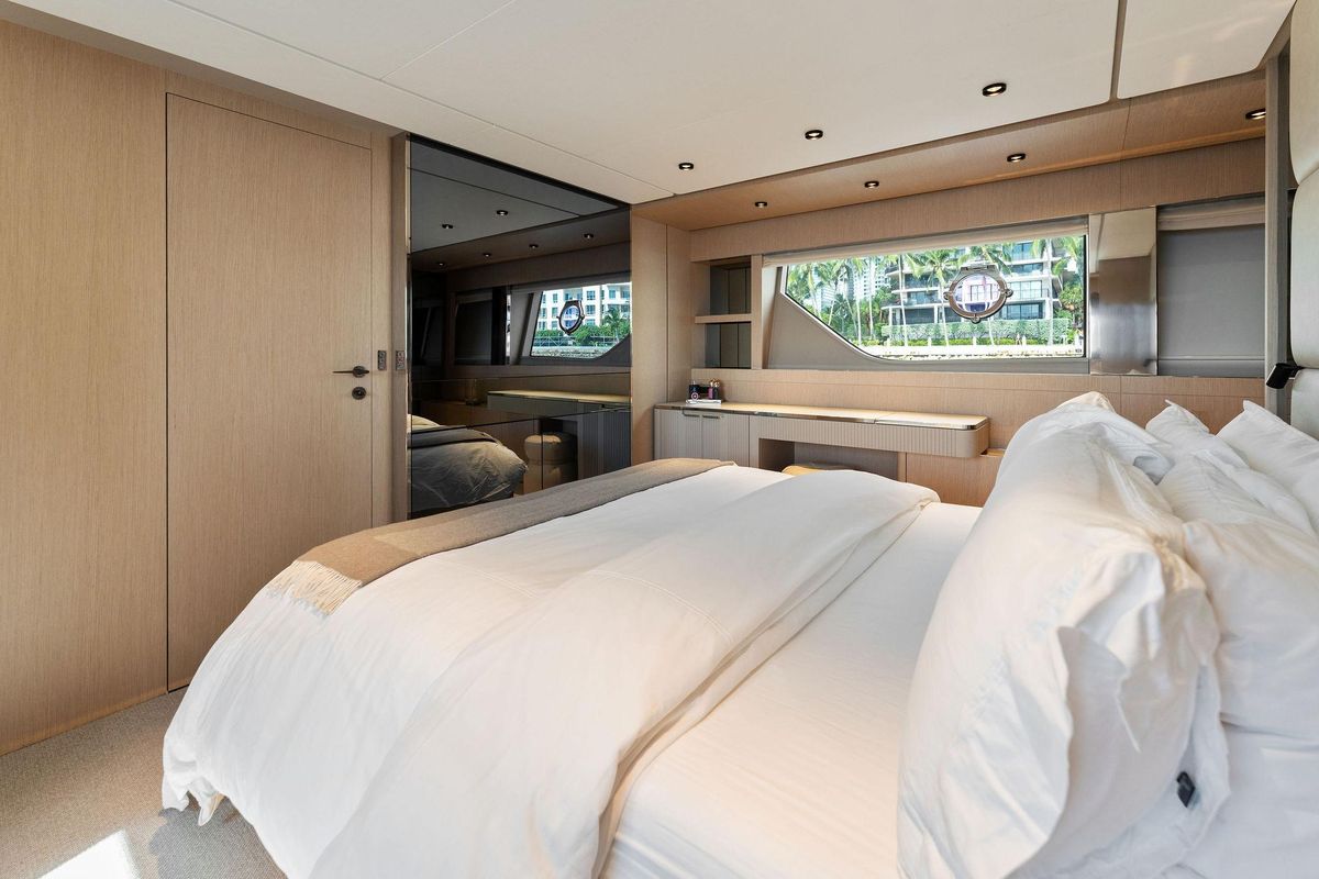 2023 Ferretti Yachts 78 