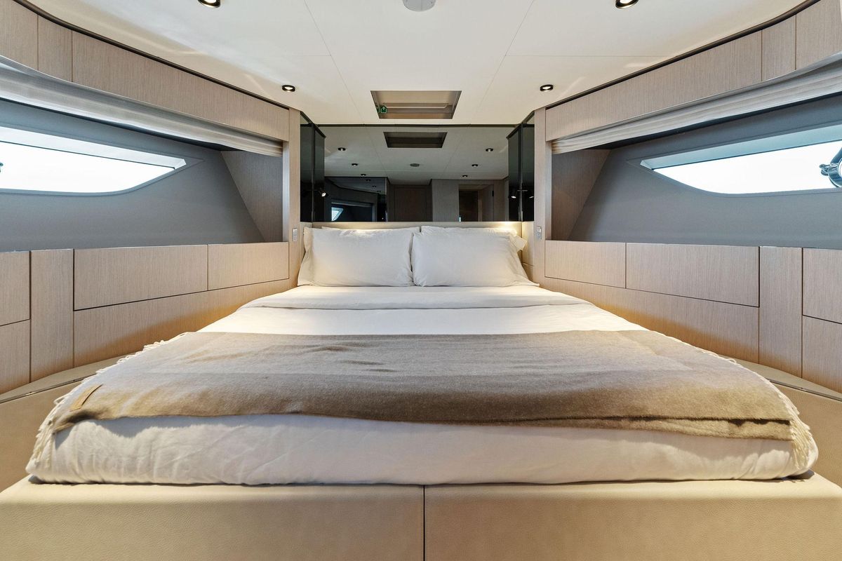 2023 Ferretti Yachts 78 