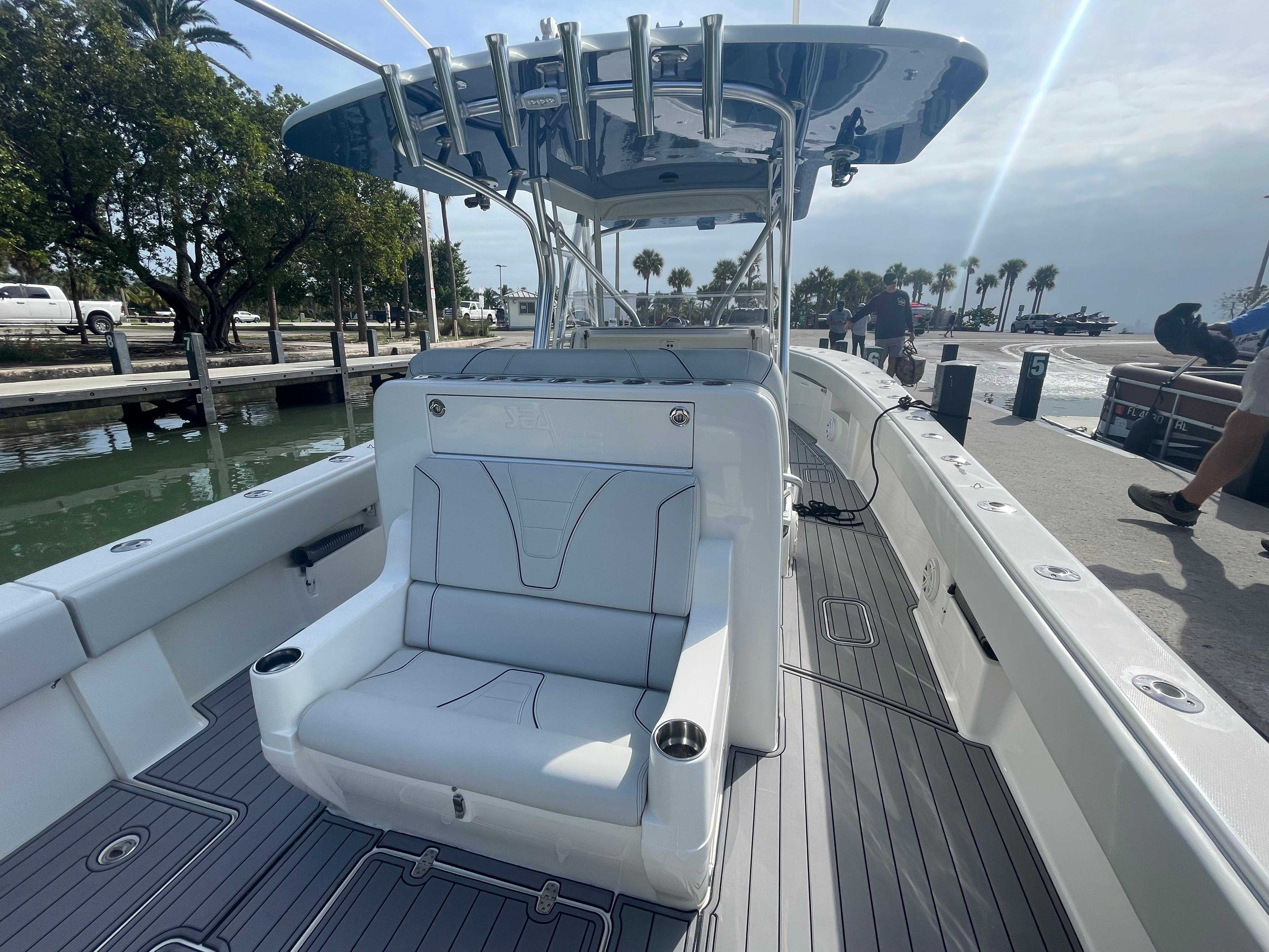 2018 SeaVee 390Z Center Console for sale - YachtWorld