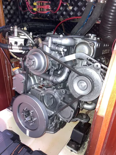 Zephyr Yacht Photos Pics 